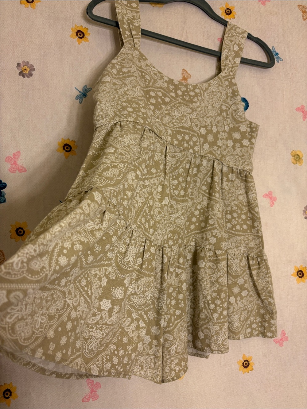 New in - Button-Front Paisley Print Romper - Picture 6 of 6